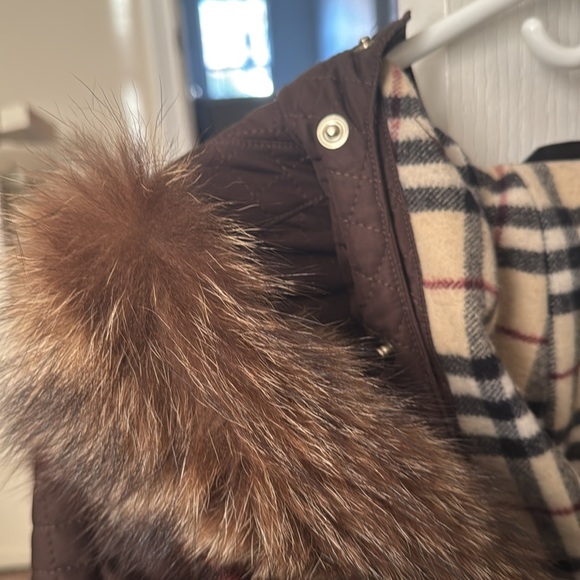 Burberry vintage quilted coat with fur hood - Picture 16 of 16